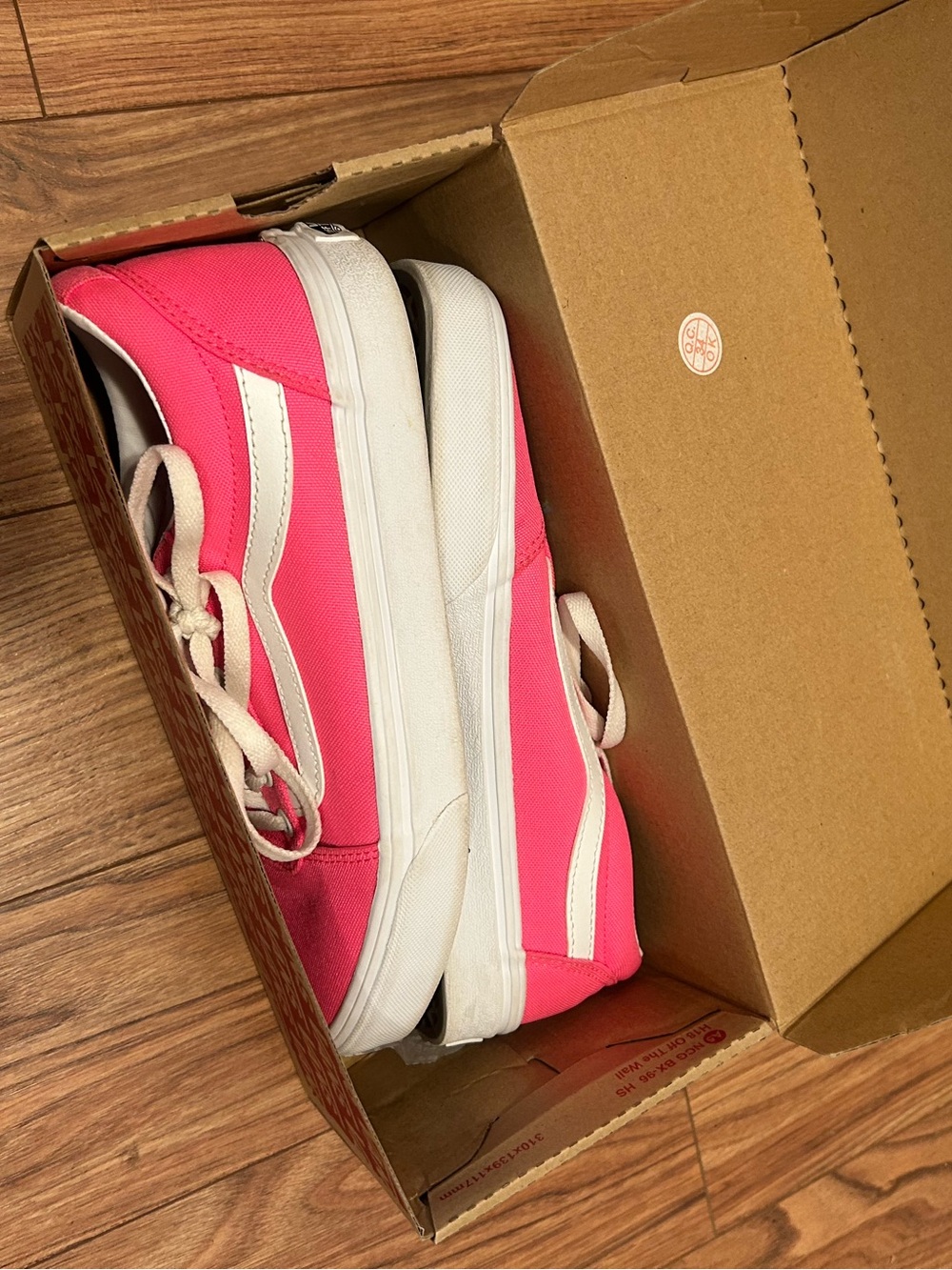 Vans Old Skool Women’s Size 9.5 Lace Up Sneaker Neon Hot Pink/White With Box - Picture 16 of 16